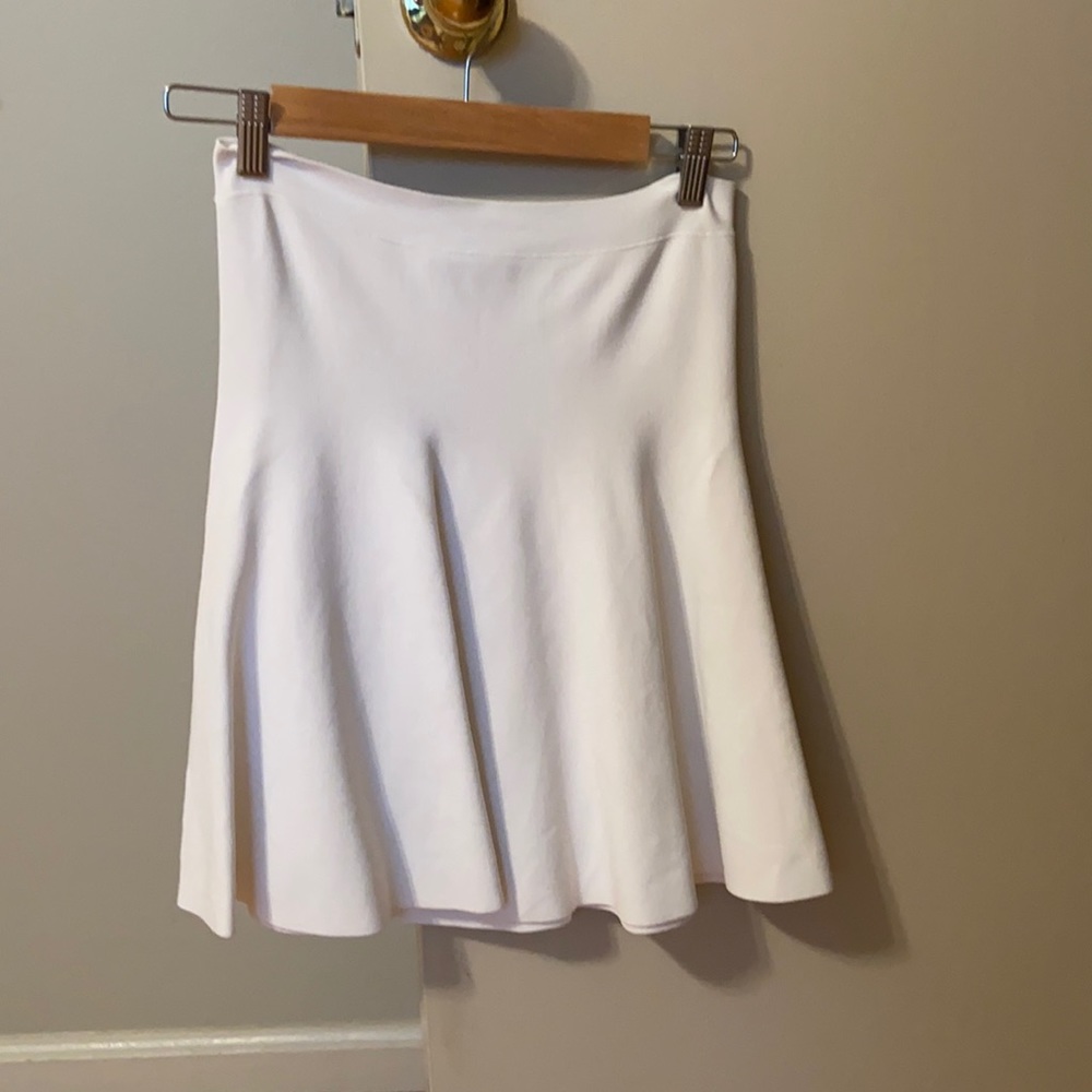 BCBG WHITE SKIRT SMALL